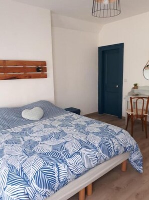 2 camere, culla da viaggio, Wi-Fi gratuito, lenzuola