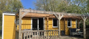 Ruime 5-persoons Chalet aan het Bergumermeer