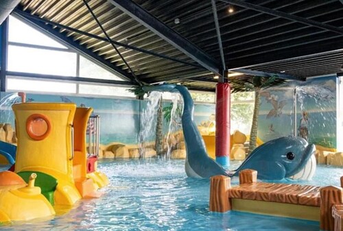 Ruime 5-persoons Chalet aan het Bergumermeer