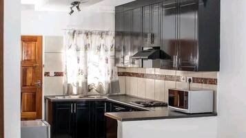 Luxury Room, 1 Bedroom | Private kitchen