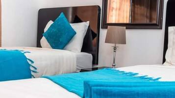 Luxury Room, 1 Bedroom | 1 bedroom, iron/ironing board, free WiFi