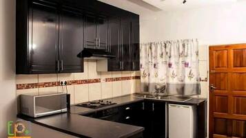 Family Double or Twin Room, 2 Bedrooms | Private kitchen