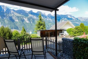 Property grounds - The Mountains are Calling Retreat (Quarten)