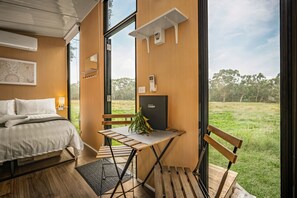 1 bedroom, bed sheets - Buffalo Plains Tiny House by Tiny Away (Buffalo)