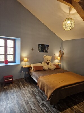 5 quartos, Wi-Fi, roupa de cama