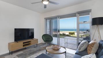 Apartment (2 Bedrooms) | Front of property