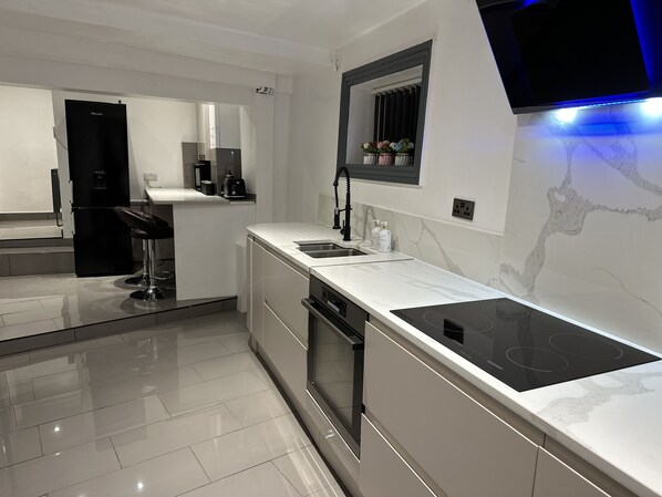 Apartment | Private kitchen | Fridge, microwave, oven, stovetop