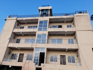 Façana frontal de l'allotjament
