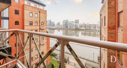 Beautiful 1 Bed on the River