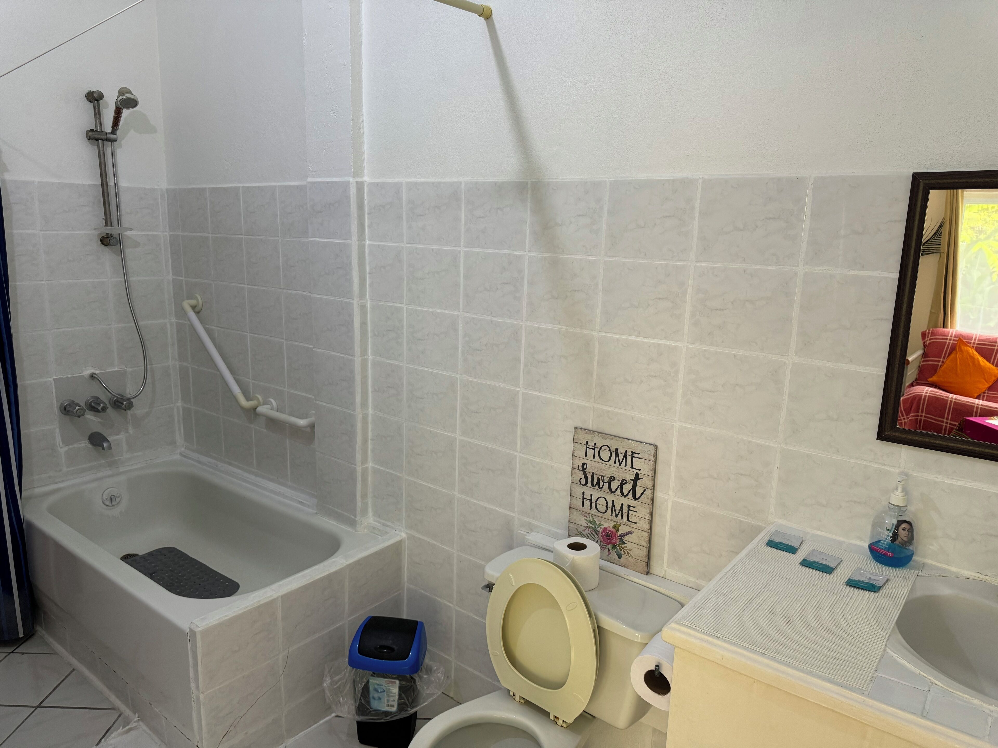 Comfort Apartment, Mountain View | Bathroom | Towels