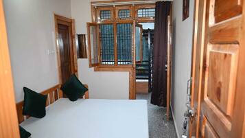 Standard Room | Bed sheets