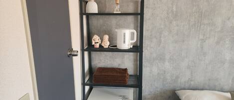 Close to Namba/Kuromon Market-glo5002 | 1 bedroom, individually decorated, desk, free WiFi