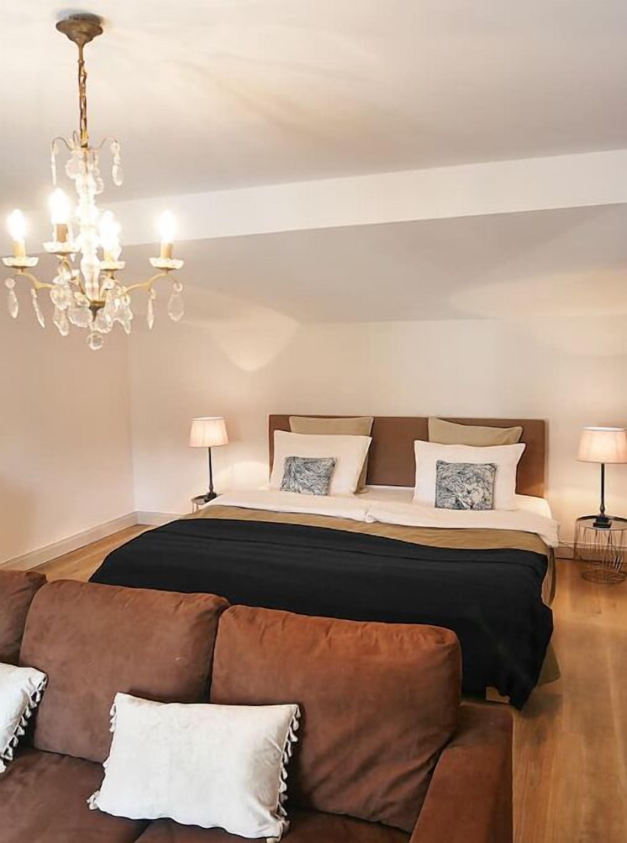 2 bedrooms, iron/ironing board, travel cot, free WiFi