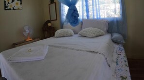 1 bedroom, bed sheets - Putuo Ecolodge - House - Sleeps 2 - Seaside (Putuofaa Island)