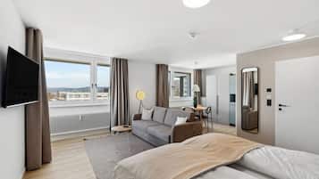 Queen Room with sofa bed | Individuelt dekorert, individuelt innredet og skrivebord