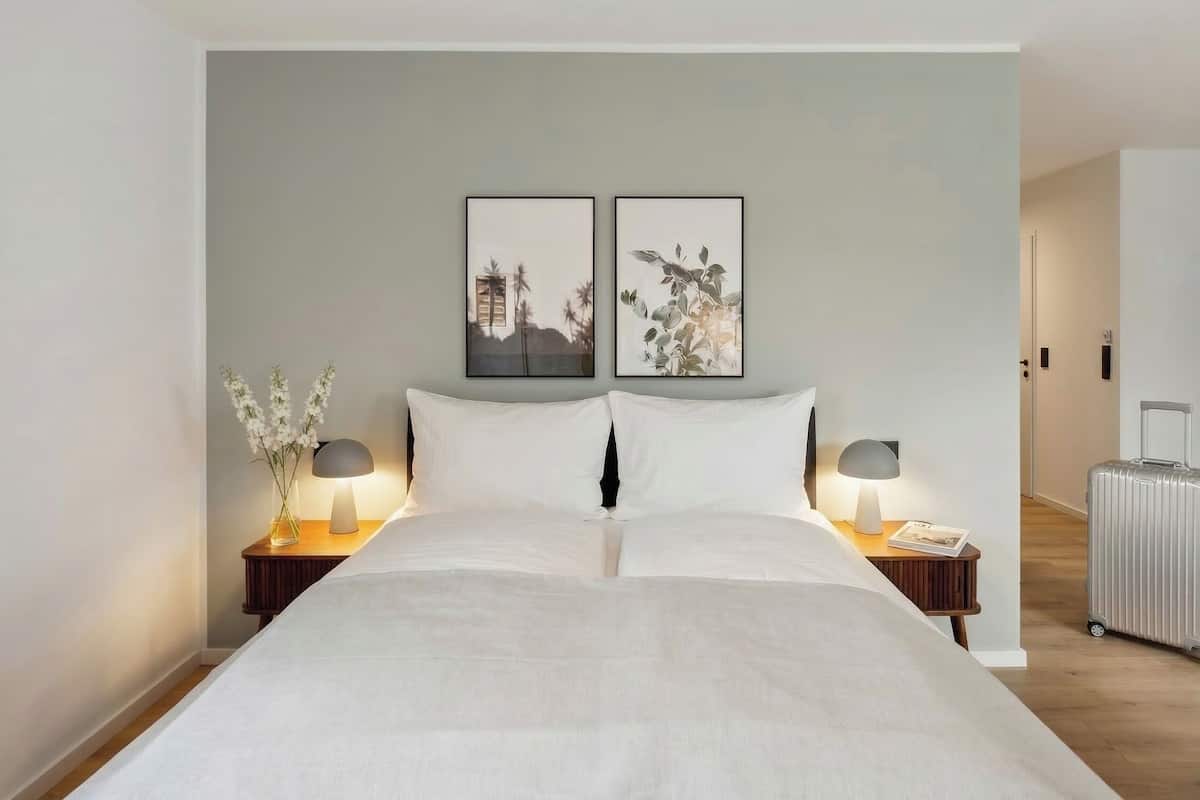 Queen Room with sofa bed | Individualmente decorados, individualmente mobiliados, escrivaninha