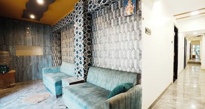 Hotel Versova Inn