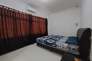 Standard Double Room - Hotel Mulia Tiza (Binjai)