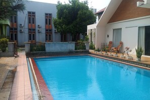 Outdoor pool - Aryani Suites Syariah (Jakarta)