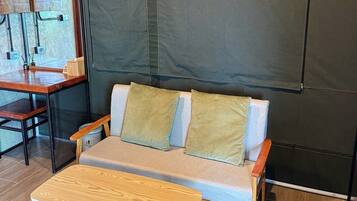1 bedroom, desk, free WiFi, bed sheets