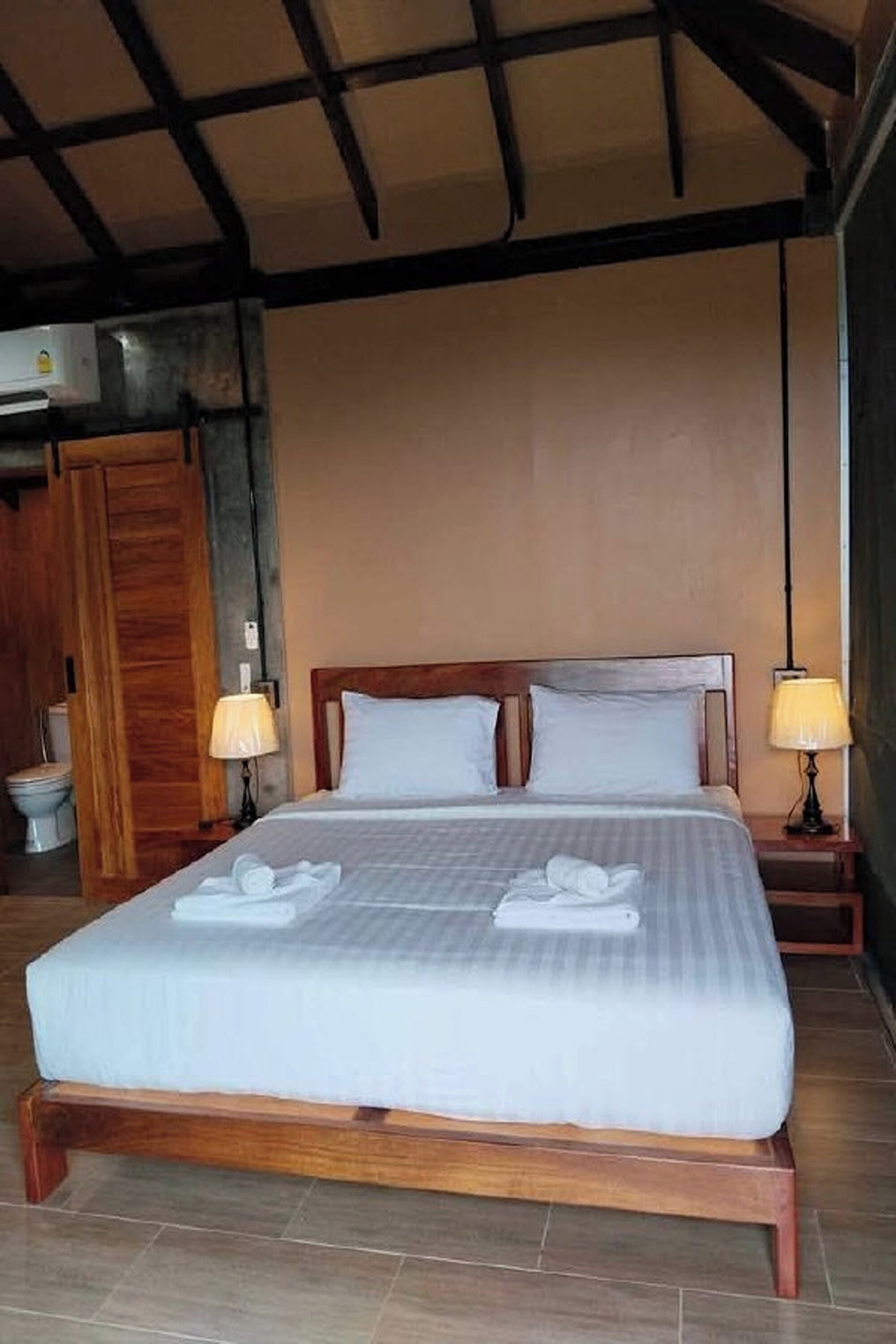 Standard Villa, 1 King Bed | 1 bedroom, desk, free WiFi, bed sheets
