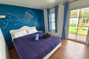 Desk, rollaway beds, free WiFi, bed sheets - Bluvilla Sattahip (Sattahip)