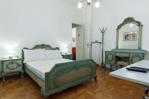 Apartment | 2 bedrooms, iron/ironing board, free WiFi - Koukaki Vintage Look 2BR Apt w Balcony (Athens)