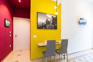 Basic Apartment | In-room dining - Central Station Apartments & Suites by Wonderful Italy (Naples)