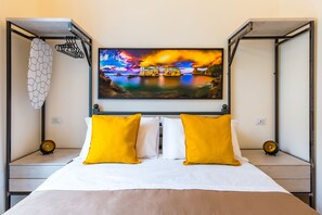 Apartamento romântico | Ferros/tábuas de passar roupa, Wi-Fi de cortesia, roupa de cama