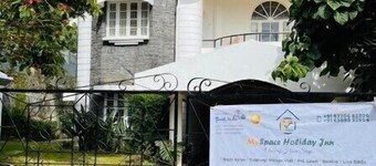 Myspace Holiday Inn - Ooty