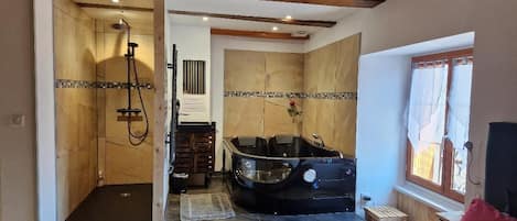 1 habitación, wifi y ropa de cama