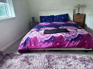 Apartment | 2 bilik tidur, seterika/papan seterika, Wi-fi percuma, cadar katil 