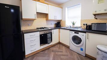 Rumah | Dapur pribadi | Lemari es, microwave, oven, dan kompor