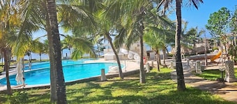 SMERALDO BEACH CLUB