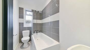 House | Bathroom | Shower, towels
