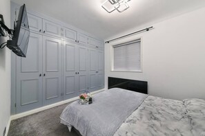 House | 2 bedrooms, free WiFi, bed sheets