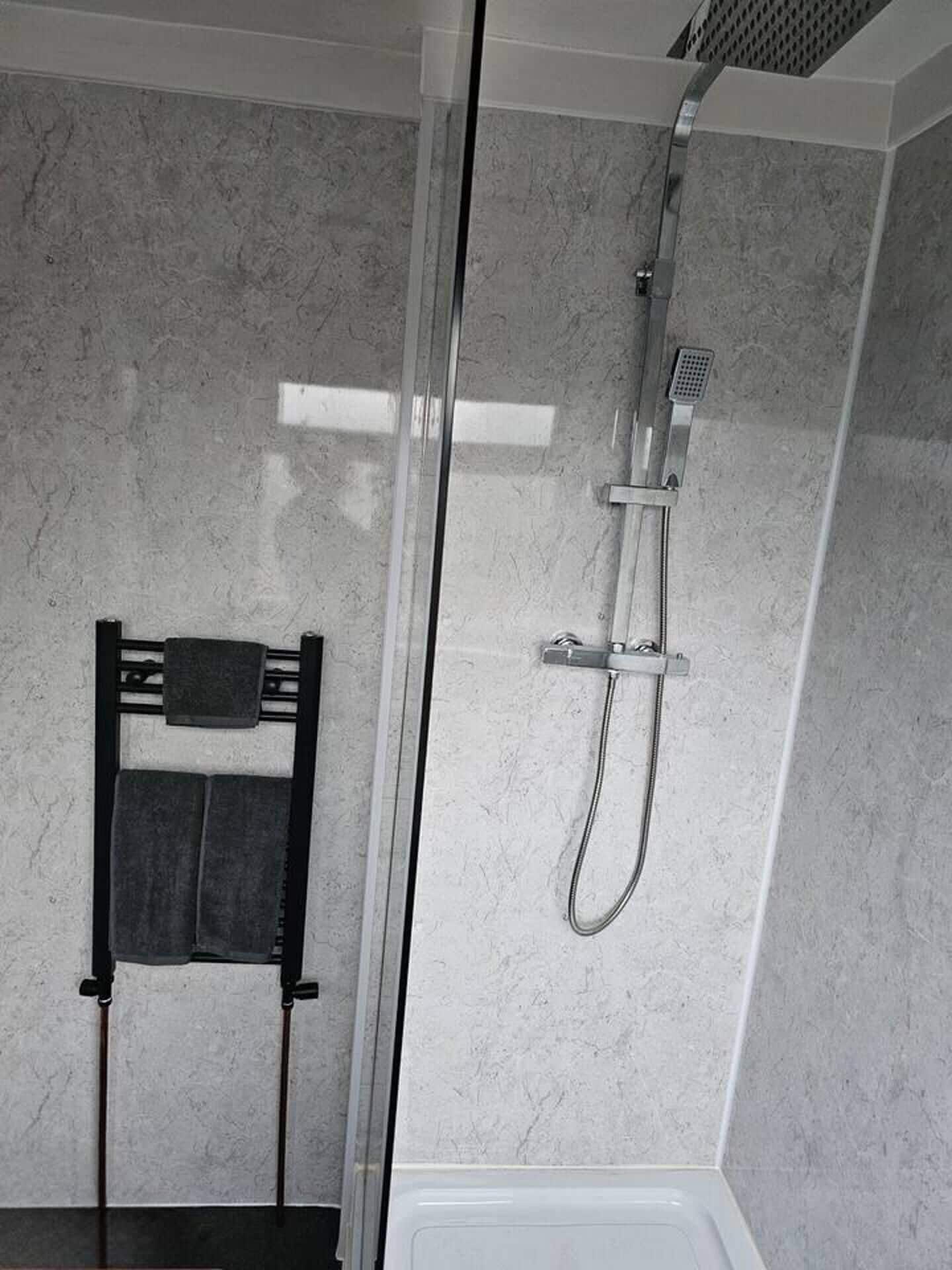 House | Bathroom | Shower, free toiletries, hair dryer, towels