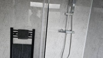 House | Bathroom | Shower, free toiletries, hair dryer, towels