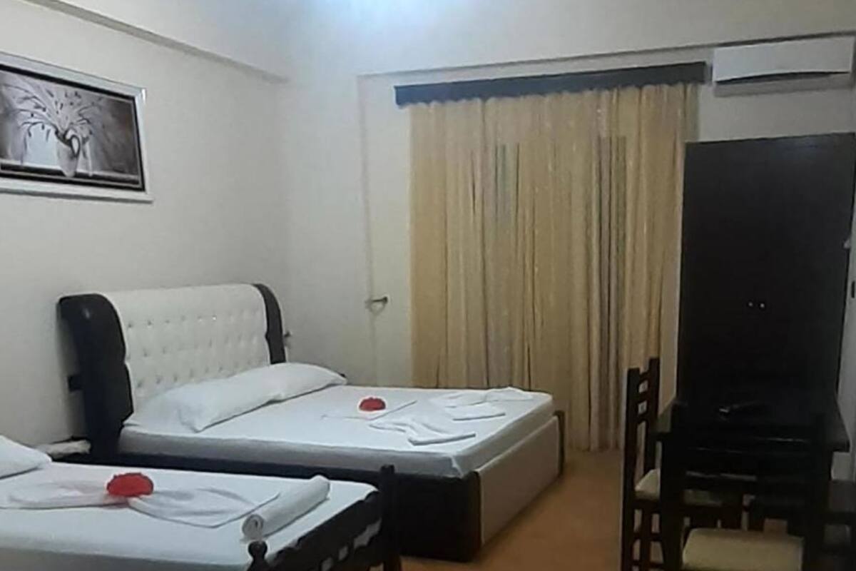 Quarto triplo, sacada | 1 quarto, Wi-Fi de cortesia