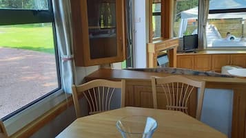 Kabin | Tempat makan
