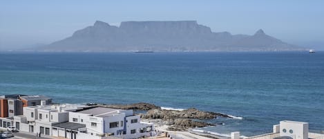 Apartment (2 Bedrooms) | Front of property