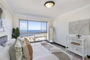 Apartment (2 Bedrooms) | Interior - Blouberg Heights 603 (Cape Town)