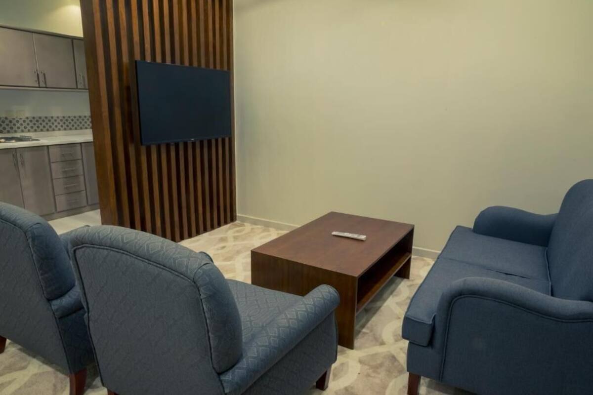 頂級開放式套房 | 客廳 | 40 吋智能電視連有線電視頻道、Netflix、串流服務