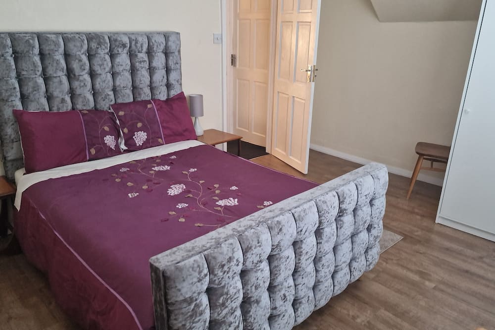 Family Home Three bed House Near the Beach - Calcott
