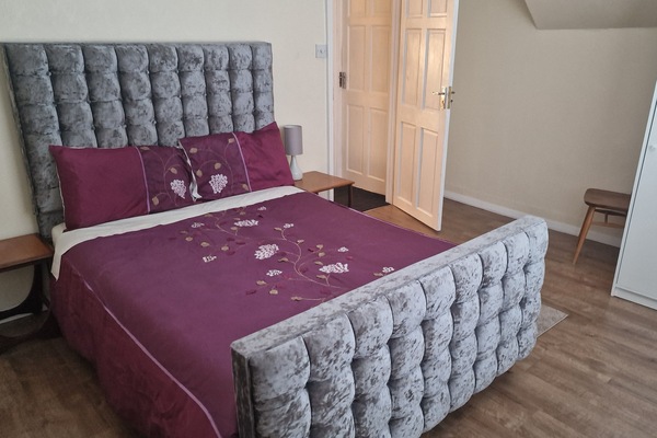 House | 3 bedrooms, iron/ironing board, WiFi (free), bed sheets