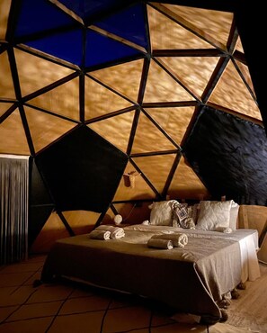 Luxury Tent | 5 bedrooms, Egyptian cotton sheets, premium bedding, bed sheets - Desert Domes Camp (Rissani)