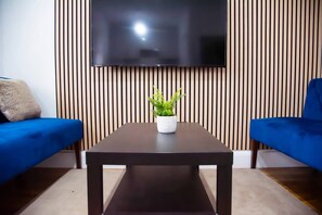 Apartment | Interior - Modern West London Flat, Free Parking, Sleeps 5 (London)