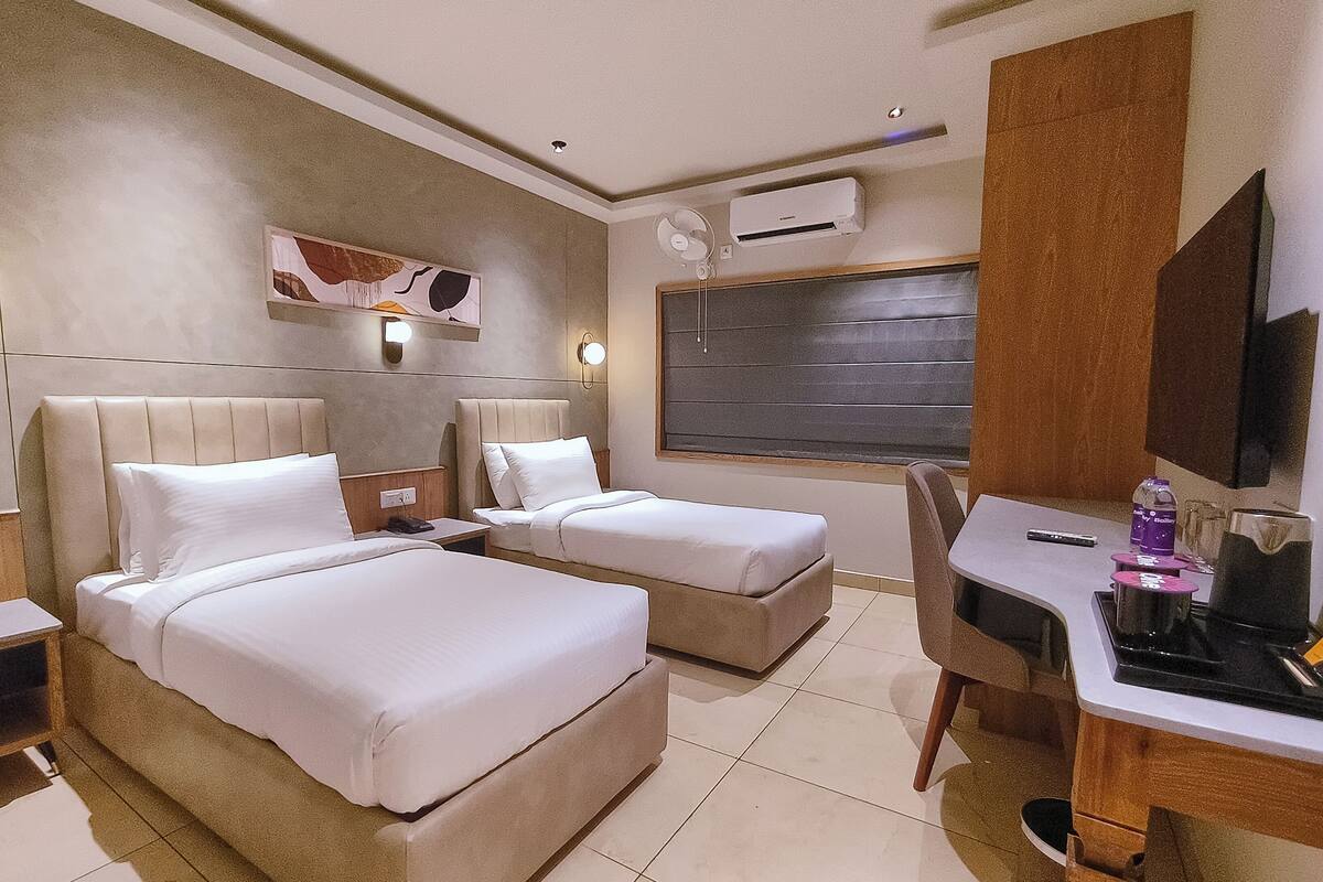 Standard Twin Room | Desk, WiFi (free)