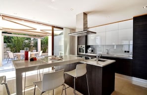 Villa, 6 habitaciones, fumadores, piscina privada | Cocina privada