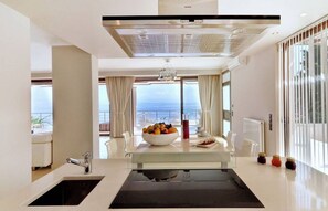 Villa, 6 Bedrooms, Smoking, Private Pool | Dining